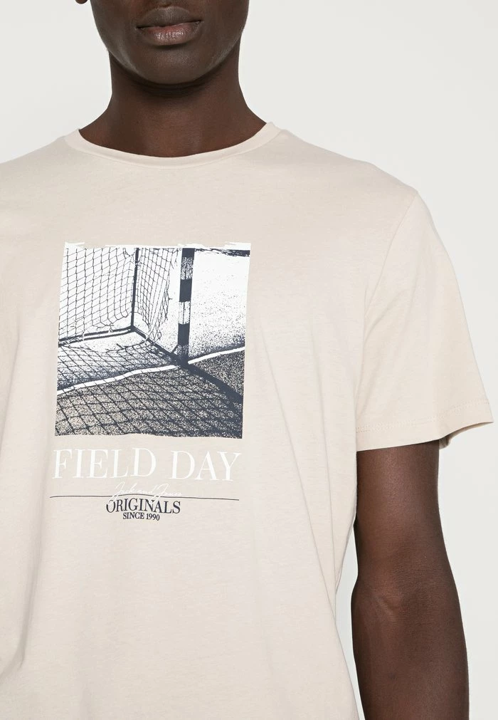 Jack & Jones JORBOOSTER TEE CREW NECK UNISEX - Print T-shirt - Moonbeam 5 Jack & Jones JORBOOSTER TEE CREW NECK UNISEX - Print T-shirt - Moonbeam - Image 5