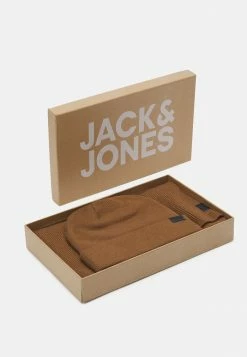 Jack & Jones JACJOLLY GIFTBOX SET - Scarf - Rubber -Jack & Jones Shop b05c13dba8884903a6a500a7bea59d54
