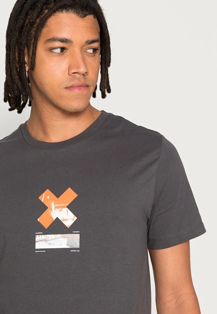Jack & Jones JCOSCAAN TEE CREW NECK - Print T-shirt - Magnet 5 Jack & Jones JCOSCAAN TEE CREW NECK - Print T-shirt - Magnet - Image 5