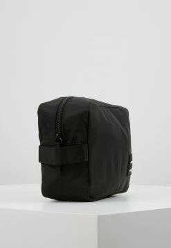 Jack & Jones JACZACK TOILETRY BAG - Wash Bag - Black 10 Jack & Jones JACZACK TOILETRY BAG - Wash Bag - Black -Jack & Jones Shop b4912bc10ad24baeb2df404437f8a167
