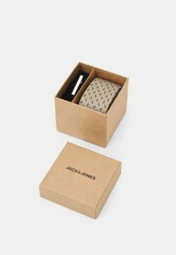 Jack & Jones JACSUNE TIE BOX SET - Tie - Crockery -Jack & Jones Shop c199a90181624484aac8428c83aa19e3