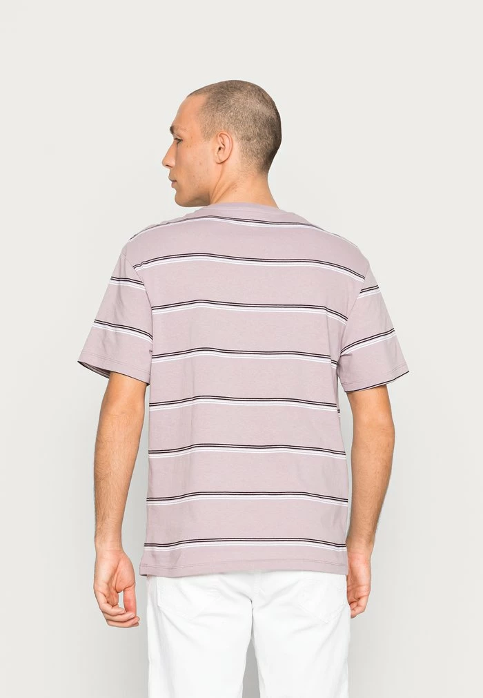 Jack & Jones JCOAIR CLUB STRIPE TEE CREW NECK UNISEX - Print T-shirt - Nirvana 3 Jack & Jones JCOAIR CLUB STRIPE TEE CREW NECK UNISEX - Print T-shirt - Nirvana - Image 3