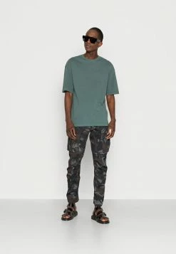Alternative view of Jack & Jones JORWASH TEE CREW NECK UNISEX - Basic T-shirt - Trekking Green