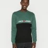 Jack & Jones JORCORPS BLOCKING CREW - Sweatshirt - Trekking Green