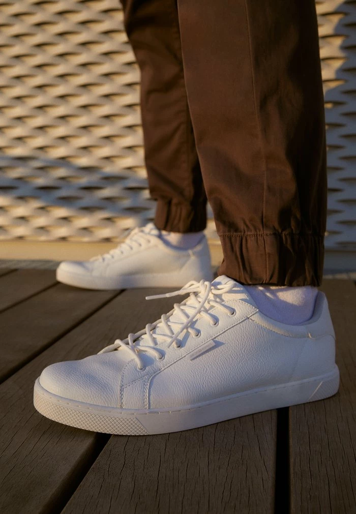 Jack & Jones JFWTRENT ANTHRACITE 19 - Trainers - Bright White 2 Jack & Jones JFWTRENT ANTHRACITE 19 - Trainers - Bright White - Image 2