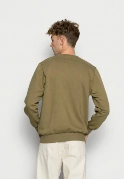 Jack & Jones JORELLIOT CREW NECK FRONT - Sweatshirt - Martini Olive -Jack & Jones Shop d5a7a697c38f4728b8a1ff1378e74ee3