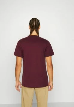Jack & Jones JJROBERT TEE CREW NECK - Print T-shirt - Port Royale 7 Jack & Jones JJROBERT TEE CREW NECK - Print T-shirt - Port Royale -Jack & Jones Shop d79844eb3f544f3da4951bf63a23a3d8