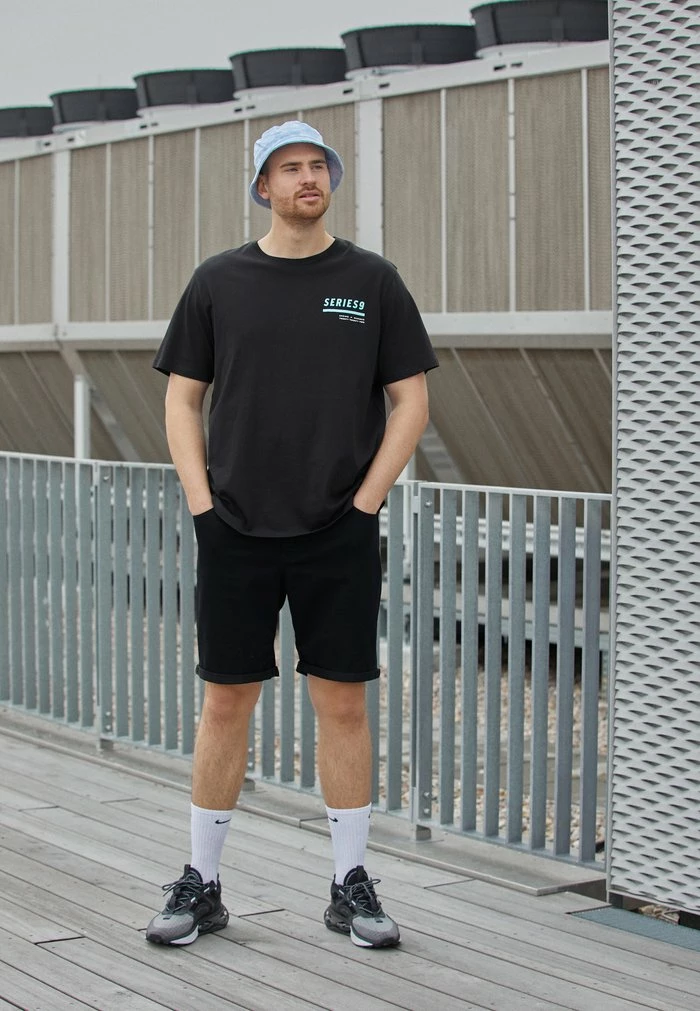 Jack & Jones JCOSTAYCAY TEE CREW NECK - Print T-shirt - Black 1 Jack & Jones JCOSTAYCAY TEE CREW NECK - Print T-shirt - Black