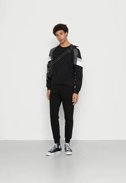 Alternative view of Jack & Jones JCOJAKOB CREW NECK - Sweatshirt - Black