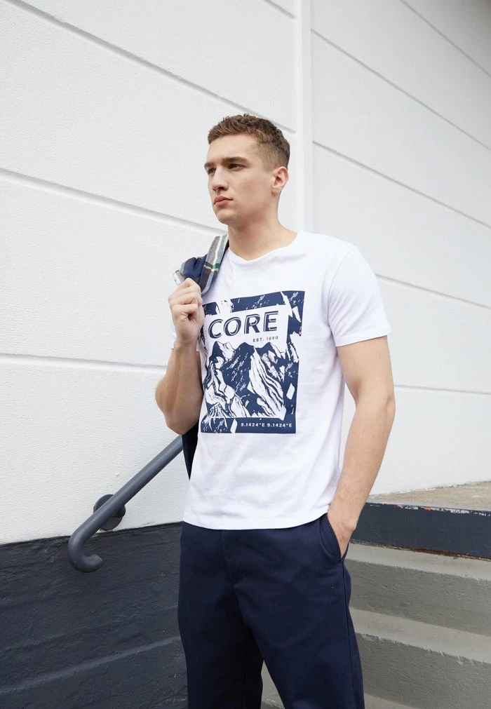 Jack & Jones JCOBOOSTER TEE CREW NECK - Print T-shirt - White 1 Jack & Jones JCOBOOSTER TEE CREW NECK - Print T-shirt - White