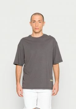 Jack & Jones JORPASADENA BLUR TEE CREW NECK - Print T-shirt - Asphalt 7 Jack & Jones JORPASADENA BLUR TEE CREW NECK - Print T-shirt - Asphalt -Jack & Jones Shop e88af7c823b646a2b08da10a017aaf6e