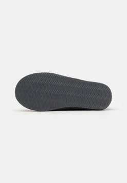 Jack & Jones JFWPETE HOMESLIPPER - Slippers - Castlerock 10 Jack & Jones JFWPETE HOMESLIPPER - Slippers - Castlerock -Jack & Jones Shop ed52b410c40a4ef680bc7ba623b1e00d