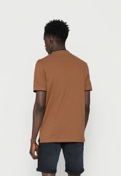 Jack & Jones JJMAOYAL - Basic T-shirt - Bison 7 Jack & Jones JJMAOYAL - Basic T-shirt - Bison -Jack & Jones Shop edc79026a9aa4e4799da6bf2189f3661