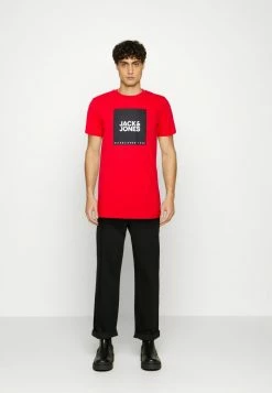 Jack & Jones JJLOCK TEE CREW NECK - Print T-shirt - True Red -Jack & Jones Shop f4469eda1c0644a8b2edbecc5aaf9f75