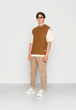 Alternative view of Jack & Jones JJENICK VEST - Jumper - Rubber