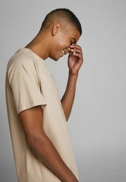 Jack & Jones JJECURVED TEE O NECK - Basic T-shirt - Beige -Jack & Jones Shop f75d56a2496643eb9786d318ee8642d8