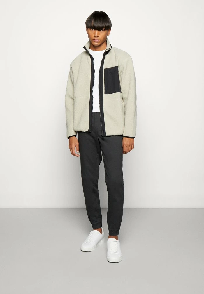 Jack & Jones JPSTGORDON JJDAVE 2 PACK - Chinos - Crockery/black 1 Jack & Jones JPSTGORDON JJDAVE 2 PACK - Chinos - Crockery/black