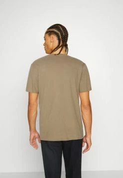 Jack & Jones JCOFREDERIK TEE CREW NECK - Print T-shirt - Dune 7 Jack & Jones JCOFREDERIK TEE CREW NECK - Print T-shirt - Dune -Jack & Jones Shop fe25f958918c4f74a366b44104089e81
